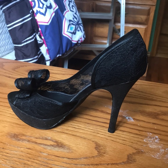 Black Jacqueline Ferrar peep toes - Picture 3 of 3